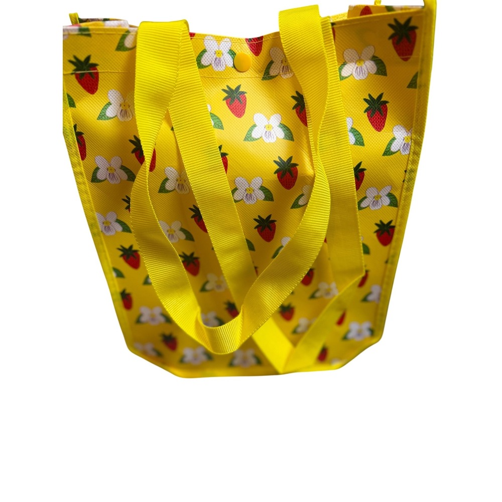 Daisy Marc Jacobs Yellow Strawberry Tote Bag NWT Floral Picnic Shopper - Picture 2 of 2